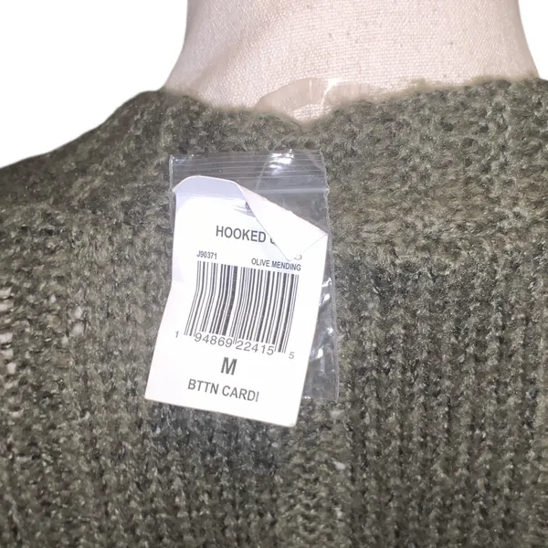 NWT Hooked Up by IOT Juniors Cable-Knit Button-Front Sweater Green - Image 7