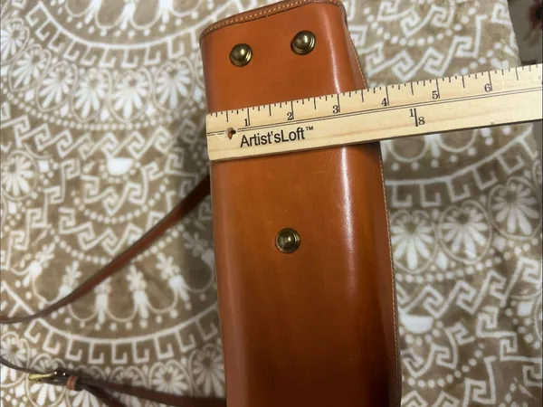 Dooney & Bourke 80s Taupe Pebbled Leather Crossbody with Tan Trim - Image 9