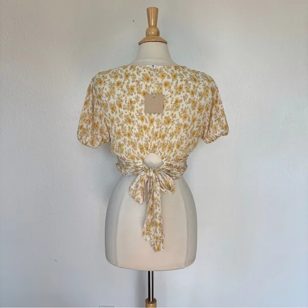 Blu Pepper Pleated Floral V-Neck Crop Top - Cream and Yellow - Image 3