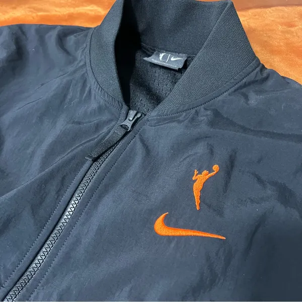 Nike WNBA CT Sun Black Full zip jacket size medium orange embroidered logo - Image 4