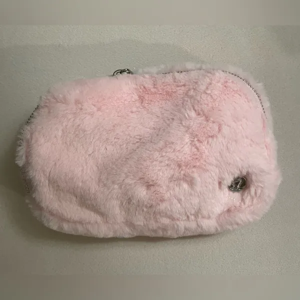 Lululemon NWT Everywhere Belt Bag Plush Fleece Strawberry Milkshake Pink 1L - Image 6