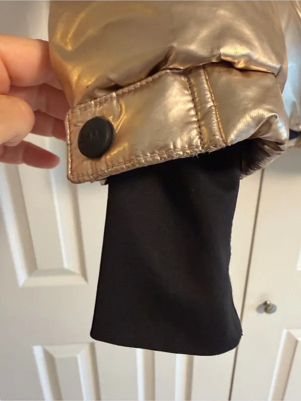SAM. Women’s Medium Metallic Gold Puffer Jacket Real Fur Hood Trim Zipper Close - Image 4