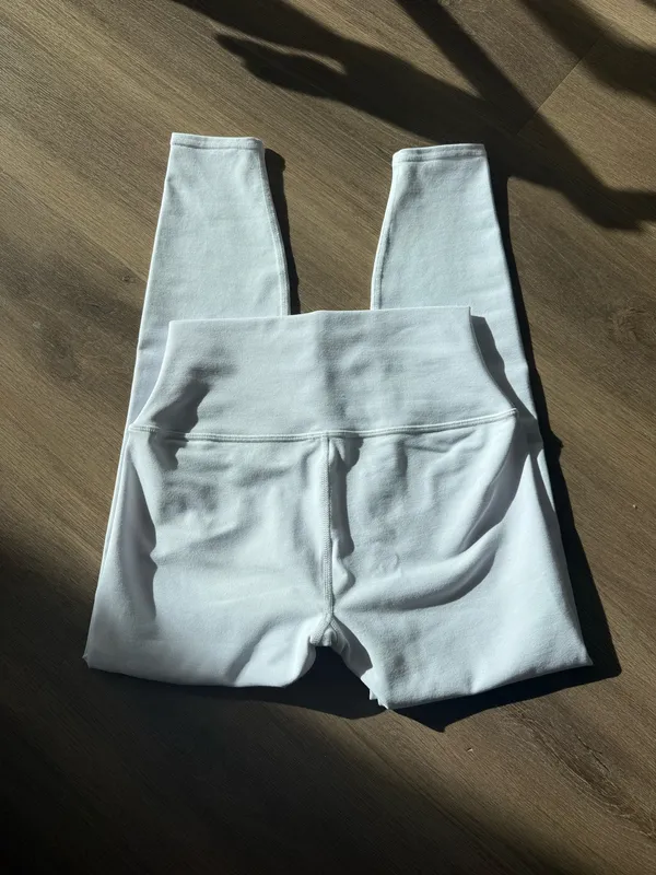 Alo Yoga Leggings  - Image 2