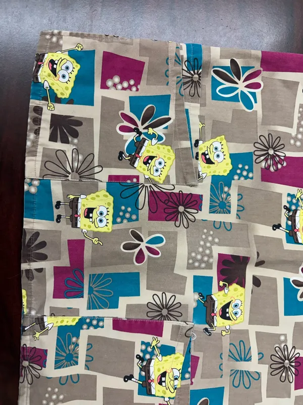 Nickelodeon SpongeBob Scrub Top Size Small - Image 2
