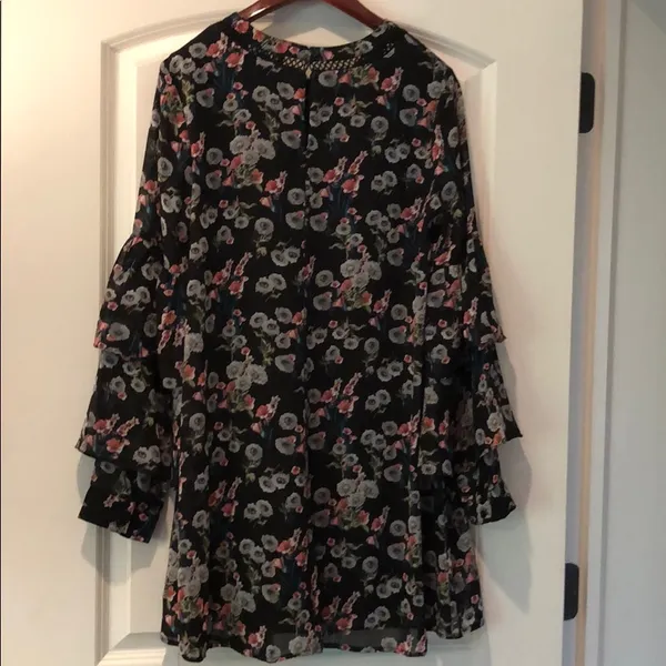 NWT Lulus Black Dress with Gray, pink & green florals 2 tier bell sleeves size S - Image 4