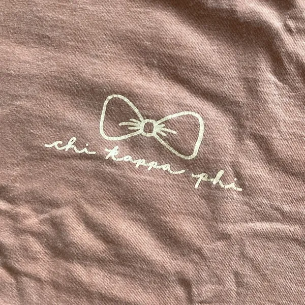 Comfort Colors Chi Kappa Phi Chickadees T-Shirt Bow Size Small Yam Brown EUC - Image 2