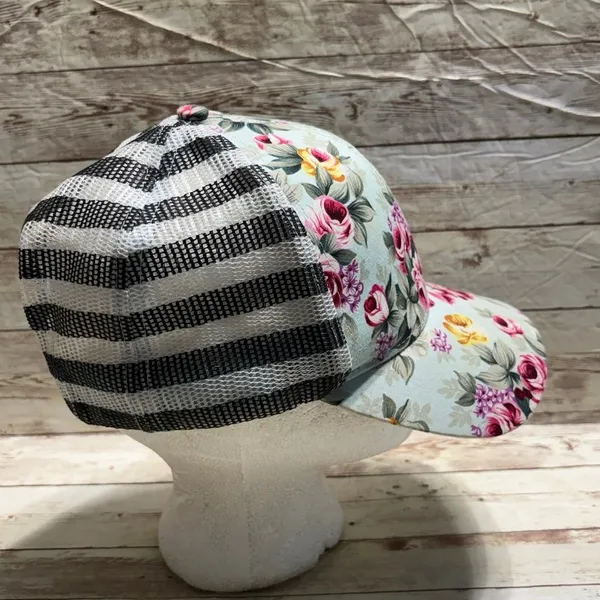 Ariat Floral Print Mesh Trucker Hat One-Size Adjustable Snapback Shabby Chic - Image 4