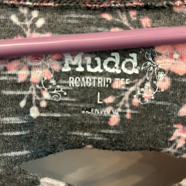Women’s Mudd Size Large floral short sleeve top (NWOT) - Image 2