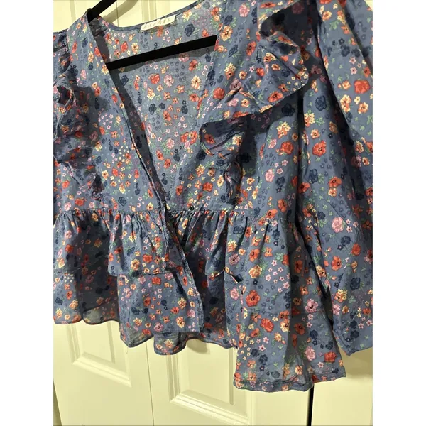 Karlie Blue Floral V Neck Crop Top Size Medium Hippie Boho 3/4 Sleeve - Image 4