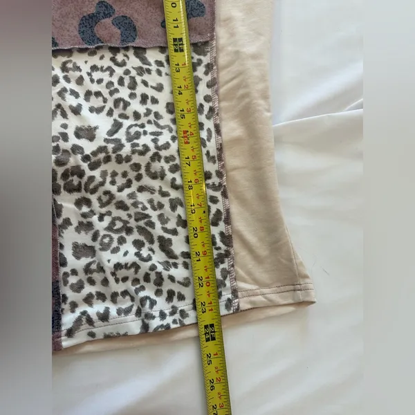 Leopard Patchwork Long Sleeve Animal print color block long sleeve V-neck top - Image 6