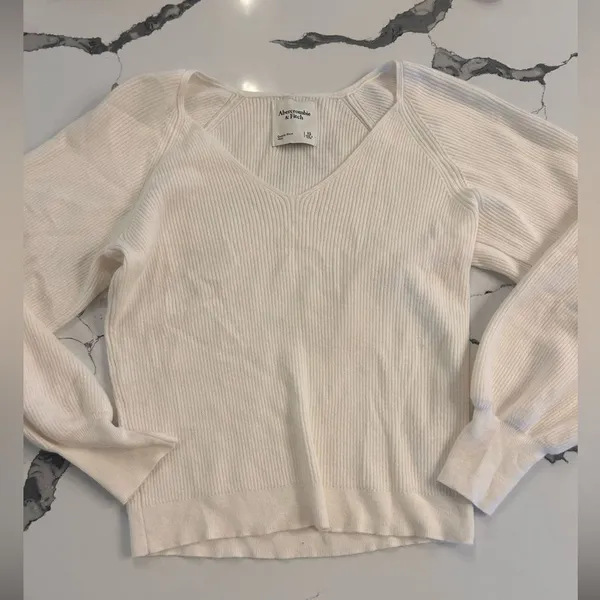 Abercrombie cream Puff Sleeve Sweater - Image 2