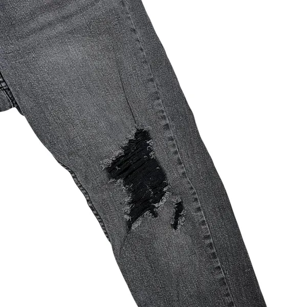 Wilde fable high rise mom jeans black distressed ankle length size 4 casual - Image 3