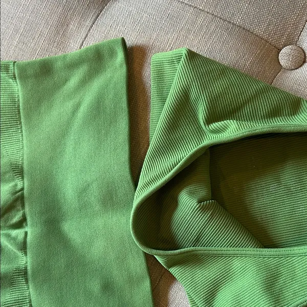 Set Active Green One Shoulder Sports Bra/ Legging Combo Size Small - Image 7