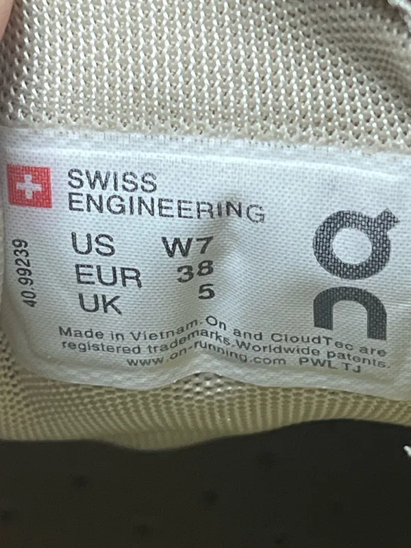 On Running Cloud Women’s 7 Swiss Engineering Neutral Running Shoes Beige Pink - Image 8