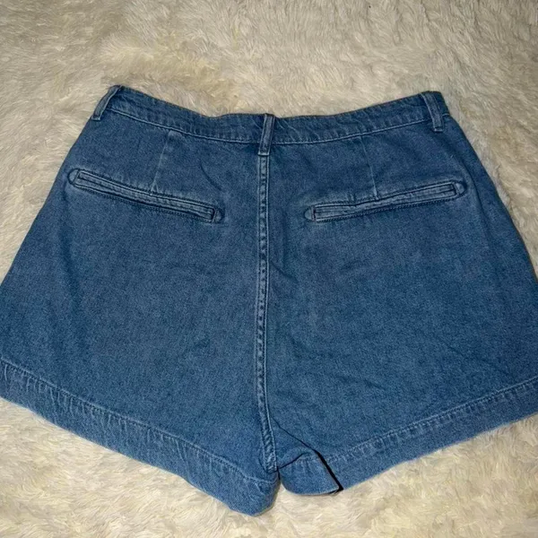 Reformation Elana Pleated Denim Shorts Size 29 - Image 3