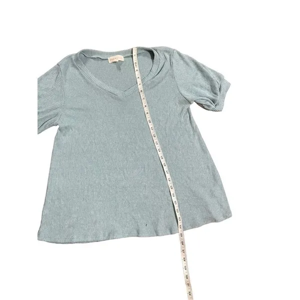 ‎Perfect Peach ribbed Vneck light green sweater small - Image 6