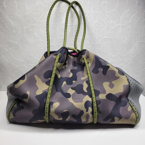 Haute Shore Camo Neoprene Tote Bag Pink Orange Stripe w/ Cosmetic Bag Gym Beach - Image 9