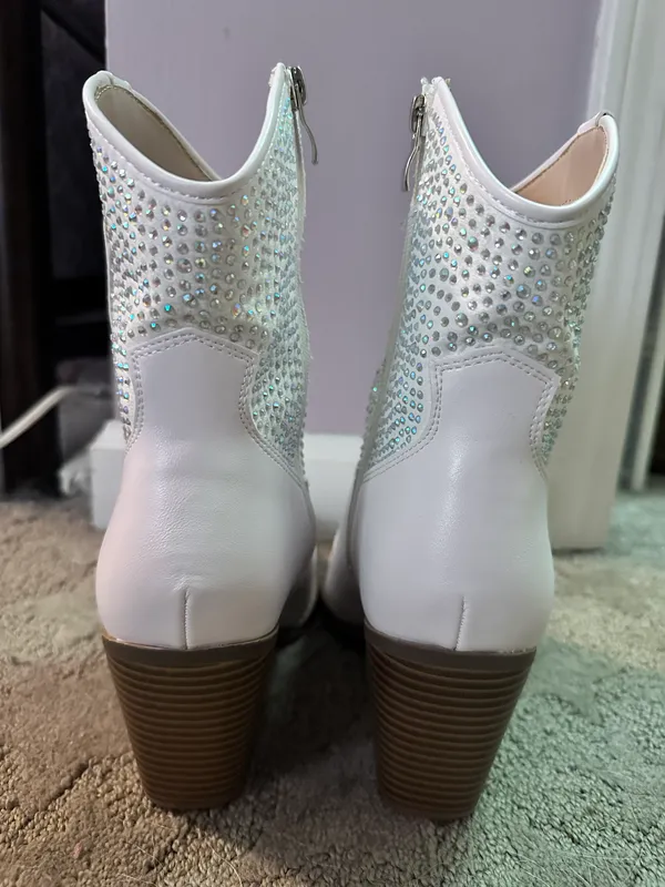 White Boots Size 7.5 - Image 2