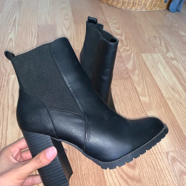 Forever 21 Faux Leather Ankle Boots - Image 4