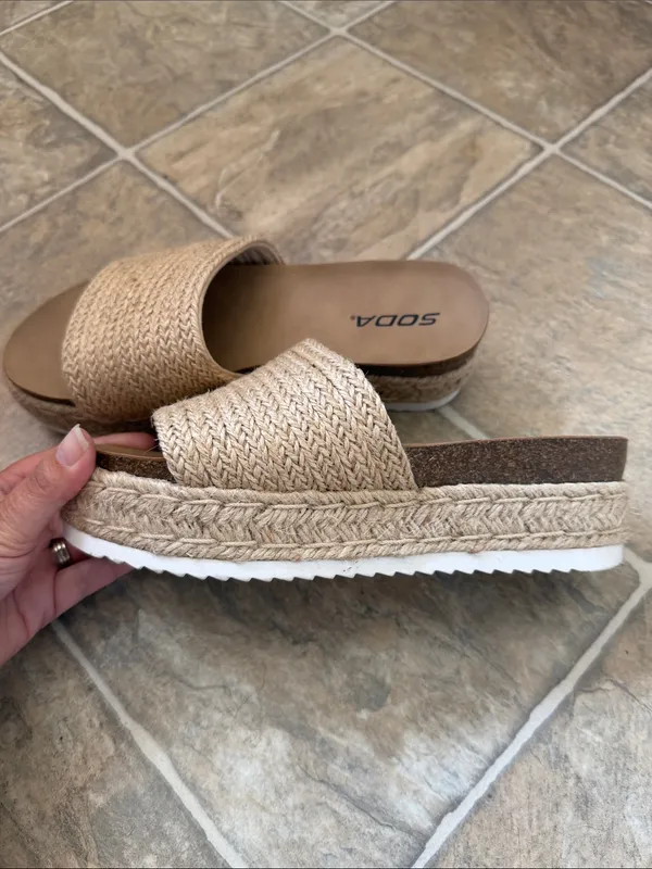 Women’s Size 8 Soda Sandals - Image 7