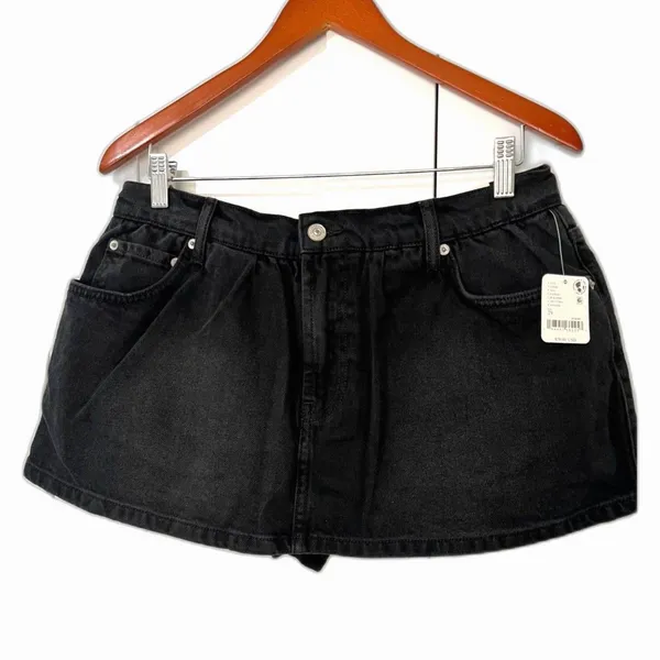 Free People We The Free Denim Micro Mini Skort in Black Wash Sz 29 New With Tags - Image 4