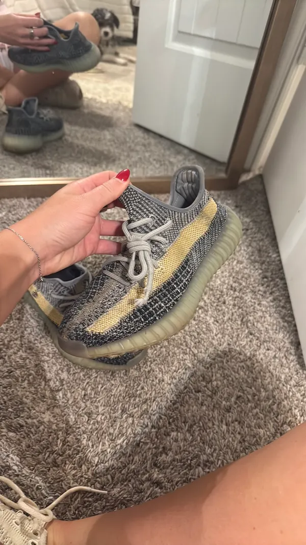 Yeezy Boost 350 - Image 4