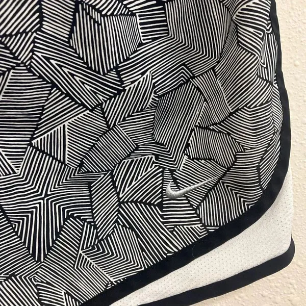 Nike running shorts geometric pattern embroidered swoosh size small #751 - Image 2