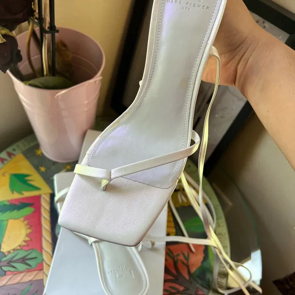 ✨MARC FISHER unicorn white heeled sandals - Image 5