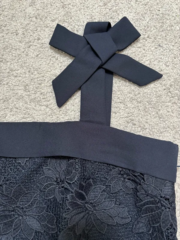 Banana Republic Limited Edition Navy Lace Overlay Bow-Shoulder Sleeveless Blouse - Image 5