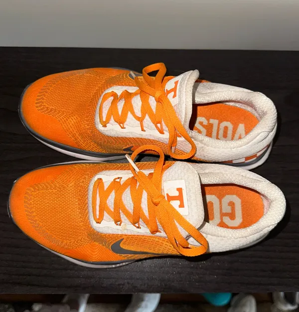 University of Tennessee Nike Sneakers - Image 3