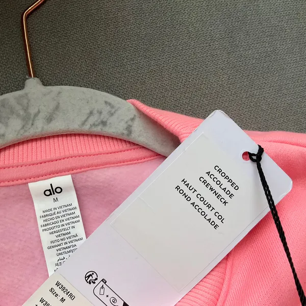 Alo Yoga Cropped Accolade Crewneck Neon Bubblegum M - Image 6