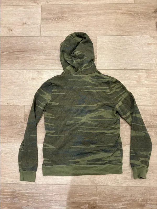 Green camo hoodie Size M - Image 2