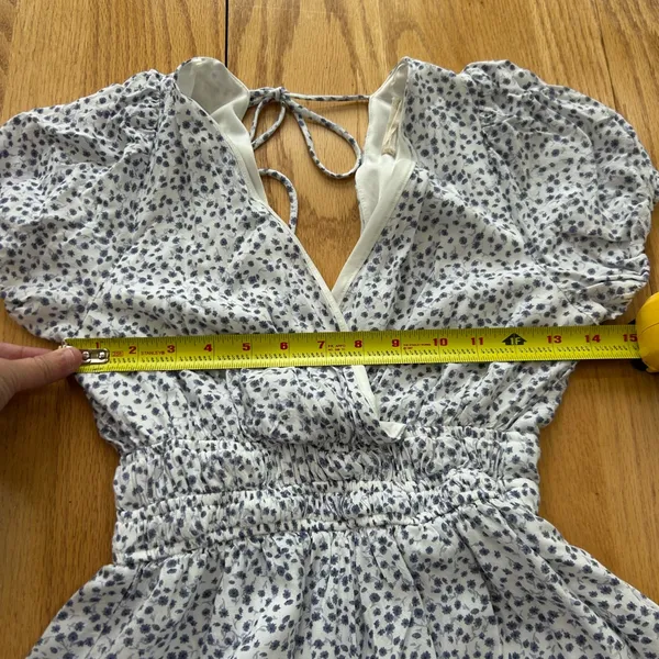 Altar'd State Floral Romper XS White‎ Purple Ditsy Puff Sleeve V-Neck Smocked - Image 5