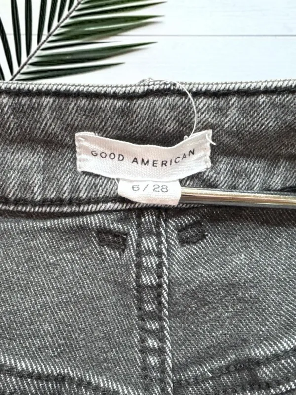 Good American Good Curve Distressed Denim Shorts Gray Wash Size 6 / 28 - Baddie - Image 8