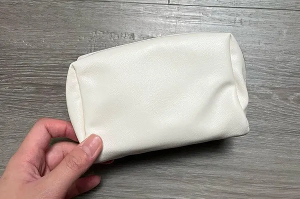 Snoopy and friends mini white faux leather pouch purse - Image 2