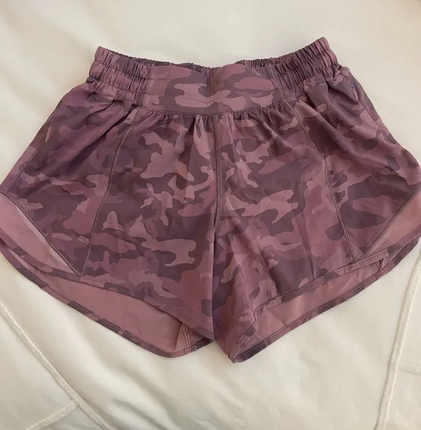 Lululemon Hotty Hot Shorts Pink - Image 3