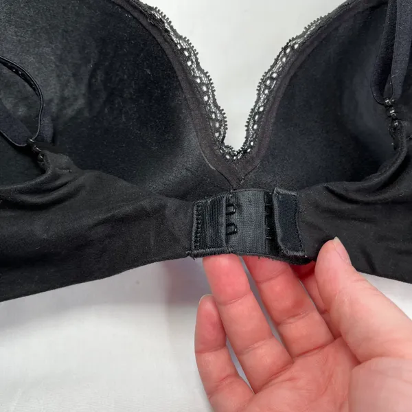 Victorias Secret Plunge Padded Bra Black Lace Trim Size 36B - Image 7