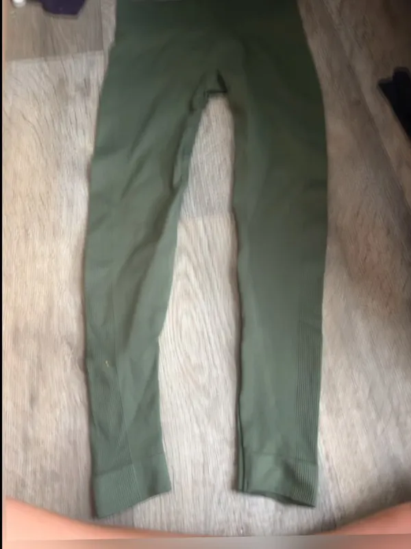 Set active green leggings size small - Image 3