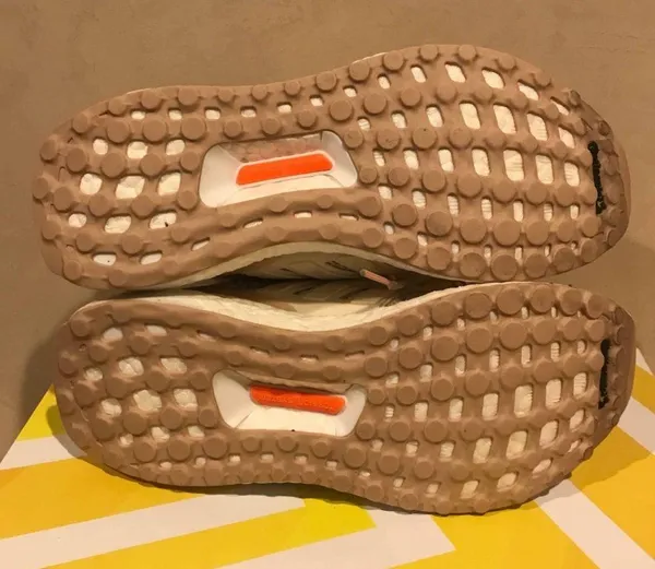 Wmns UltraBoost 'Ash Peach' - Image 5