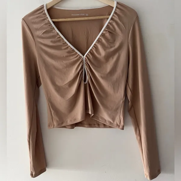 Abercrombie‎ Ruched Cut Out Long Sleeve Top - Image 2