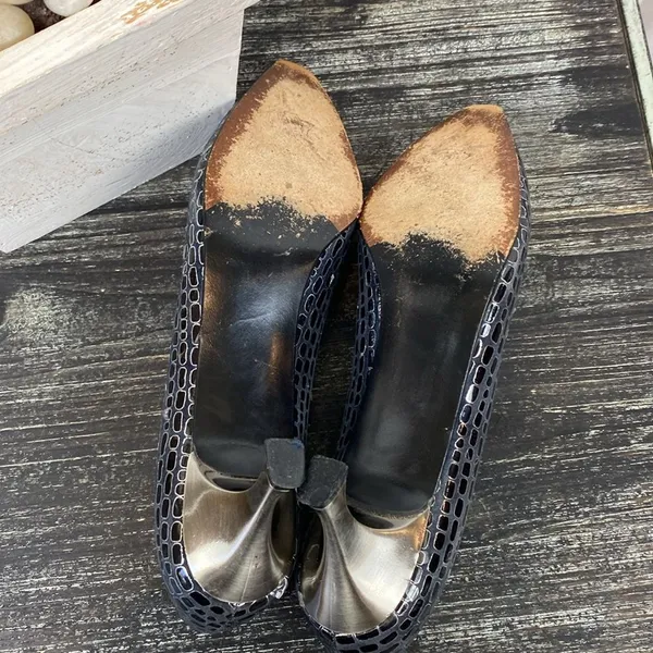 Stuart Weitzman Black & Silver Print Point Toe Pump Kitten Heel Shoes 7.5 - Image 5