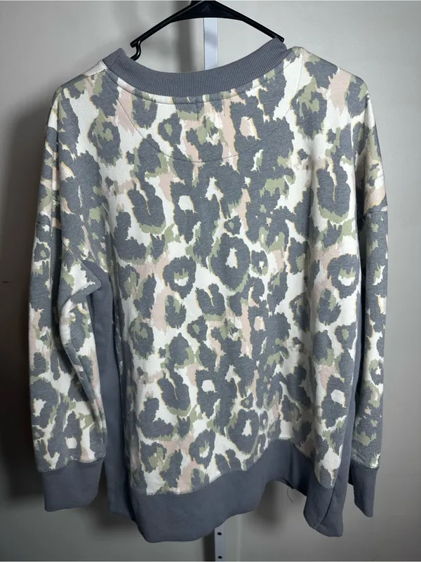 S143. BKE Camo Leopard Crewneck Sweater oversized - Image 5