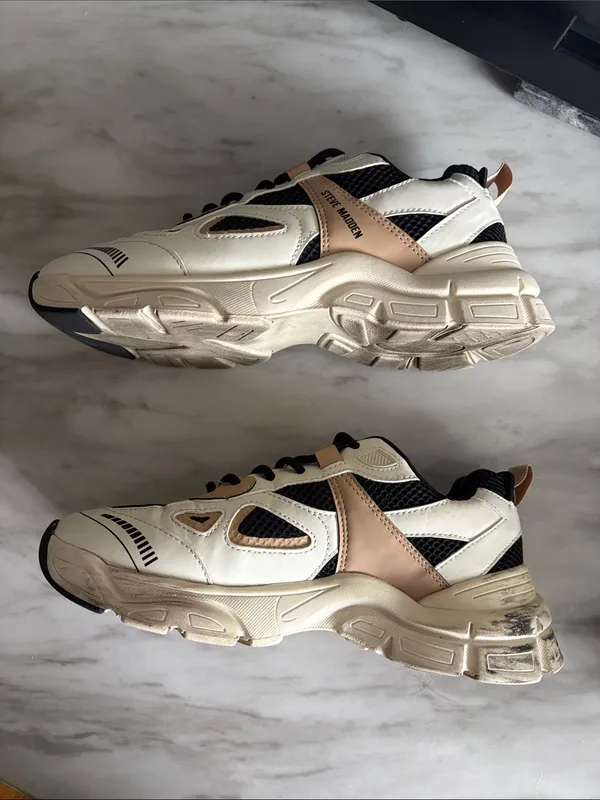 Steve Madden Men's Chunky Sneaker in Black, Cream and Tan - Image 4