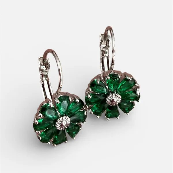 Green silver daisy earrings - Image 2