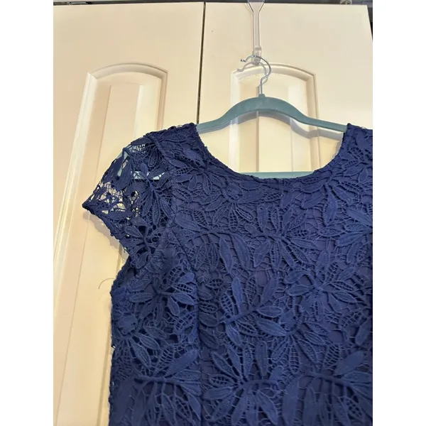 Lulu's Navy Blue Lace Floral Short Sleeve Sheath Dress With Back Zipper Closure‎ - Image 4