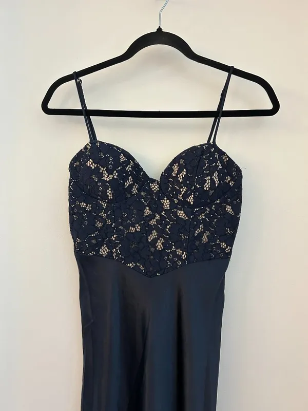 Here Comes the Sun Lace Bodice Satin Maxi Dress Gown in Navy Blue Size S NWT - Image 5