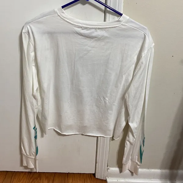 Never worn cropped Adika t shirt - Image 2
