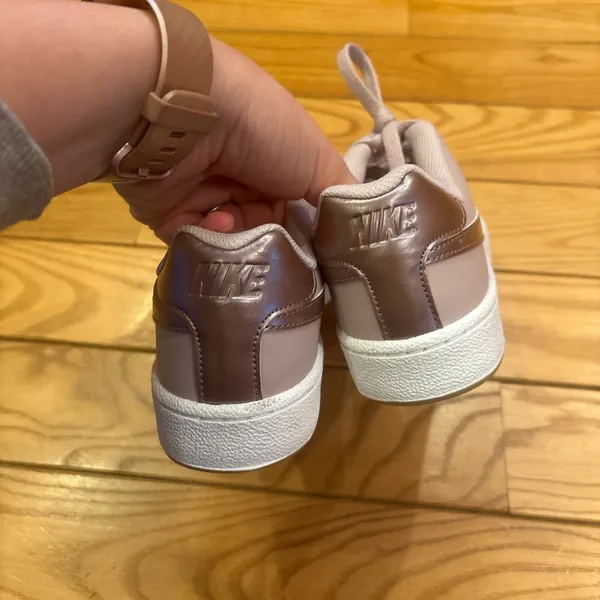 Nike Women’s Court Royale Sneakers in Particle Rose and Smokey Mauve Size 7.5. - Image 4