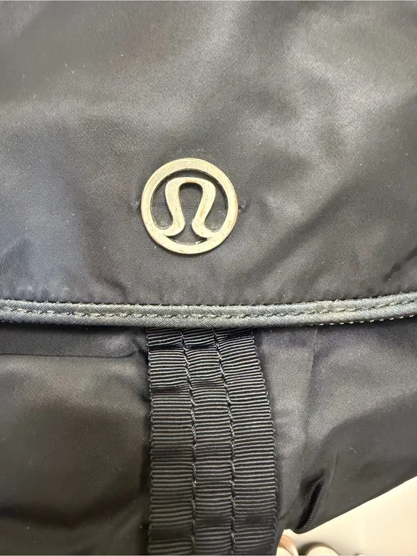Lululemon Good Fortune Crossbody Shoulder Fanny Bag Black - Image 7