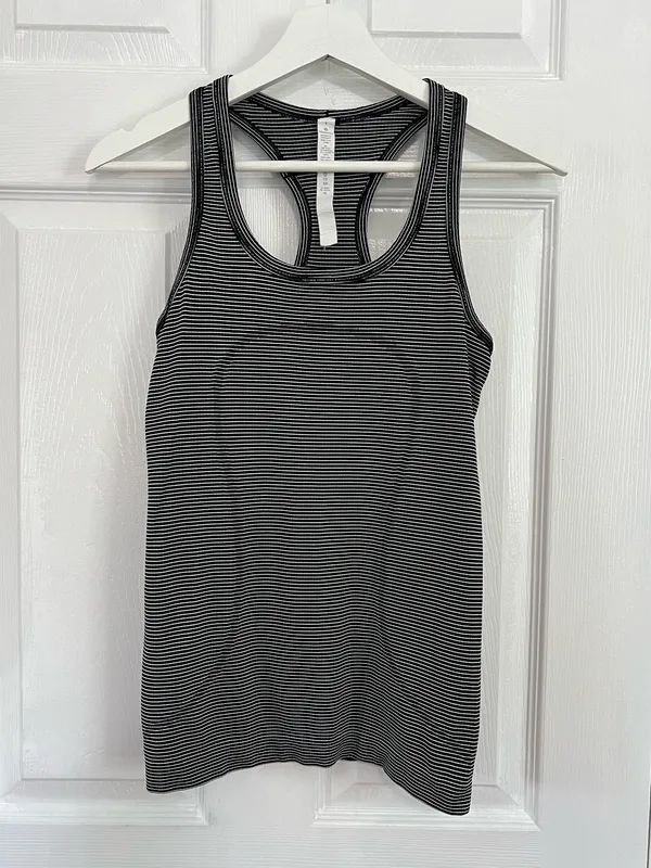 Lululemon Swiftly Tech Racerback Tank Top Size 4 Black Striped Athletic Gym Yoga - Image 3